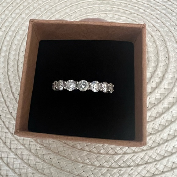 New Gorgeous Designer UD .925 Infinity Silver Ring with Clear CZ Stones - Picture 2 of 6